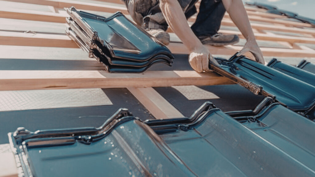 How Long Does a Metal Roof Last Compared to Shingles